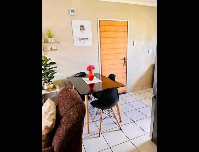 2 BEDROOM HOUSE FOR SALE IN DAWN PARK EXT